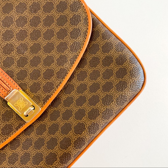 CELINE PARIS - Monogram Leather Crossbody Bag- Vintage Luxury - Authentic - Picture 6 of 16